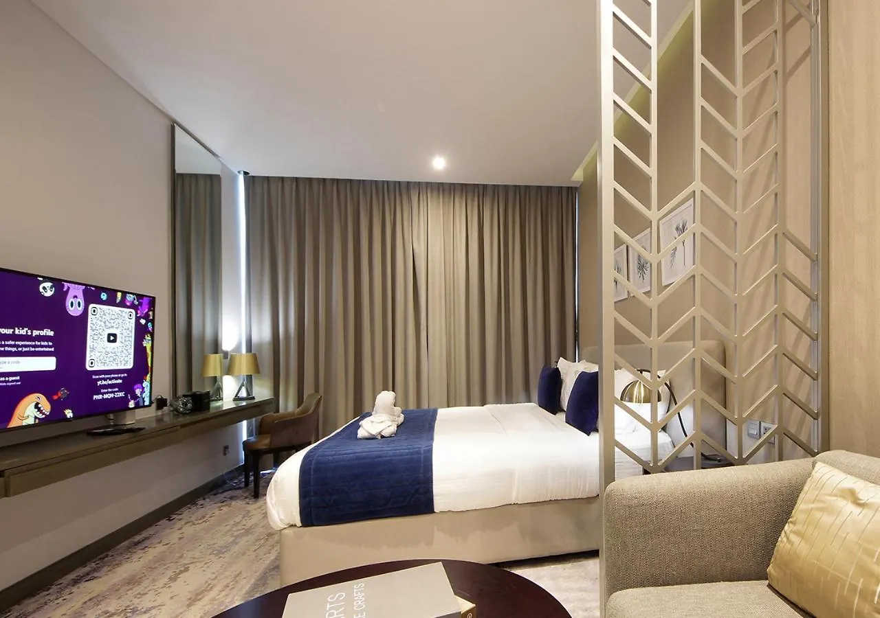 Elegant Studio With Canal Views Damac Prive Dubai United Arab Emirates