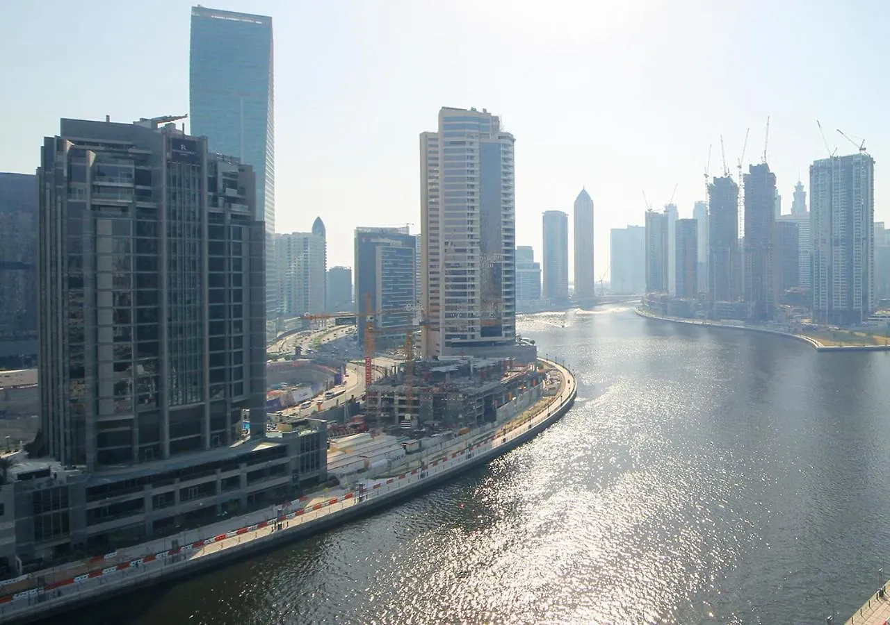 Elegant Studio With Canal Views Damac Prive Dubai 0*,  Emirados Árabes Unidos