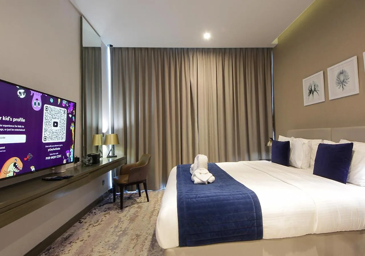 Elegant Studio With Canal Views Damac Prive Dubai